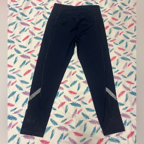 🌸VS Leggings with Silver Accents - Picture 6 of 7